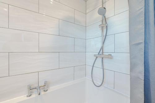 Et badeværelse på Rothwill House by Winterton Cottages