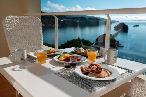 Mâncare la sau în apropiere de acest complex