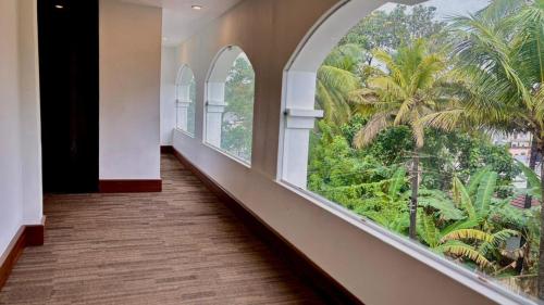 Κήπος έξω από το Luxe Style Hotels