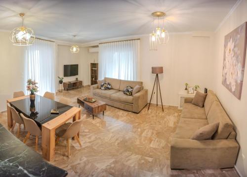 Theasis Luxury Apartment