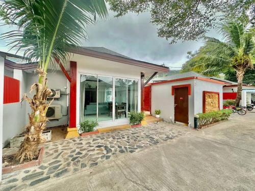 Το κτήριο όπου στεγάζεται  η παραθεριστική κατοικία