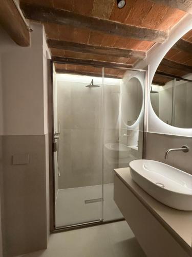 Ένα μπάνιο στο BORGO COMPAGNIA la Torre