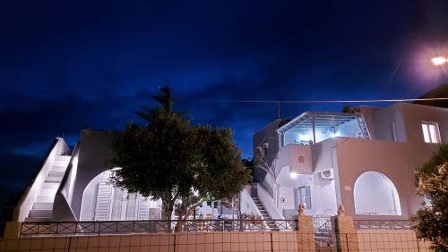 Το κτήριο όπου στεγάζεται  η βίλα