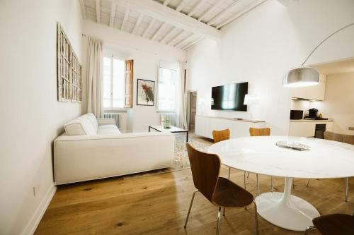 Elegant Oltrarno - 2 King bedroom - walk to Pitti
