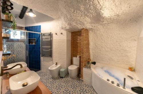 Koupelna v ubytování Cueva la estrella