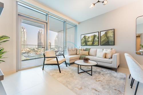 Luxury 1BR with Pool and Stunning Marina Views, Perfectly Located Minutes from the Beach, Tram, and Mall, LIV Marina, Dubai Marina by Deluxe Holiday Homes
