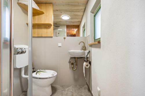 Ένα μπάνιο στο Kleines Ferienhaus Kirschallee