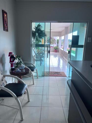 Hồ bơi trong/gần Pousada Chapada das Mesas