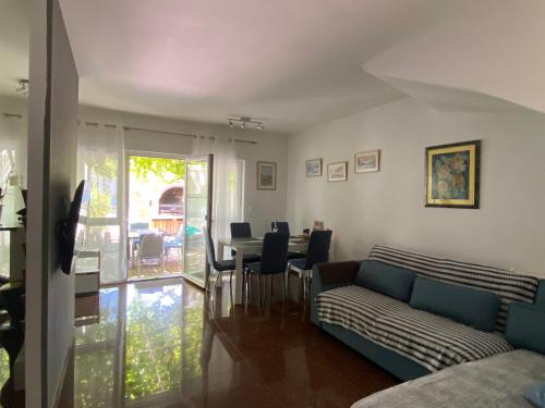 Villa Akebono - Private Pool - BBQ - Free Parking - Near Pula Arena