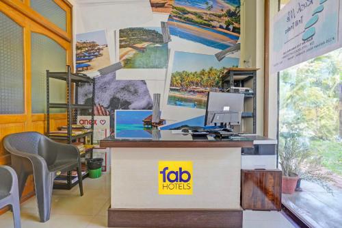 Μια τηλεόραση ή/και κέντρο ψυχαγωγίας στο FabHotel JAS Holidays