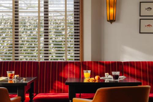 Posezení v ubytování Leonardo Oranje Hotel Leeuwarden