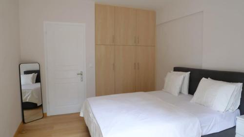Luxury 1 Bd Apt with Patio in Neo Psychiko