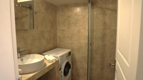 Luxury 1 Bd Apt with Patio in Neo Psychiko