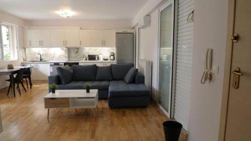 Luxury 1 Bd Apt with Patio in Neo Psychiko