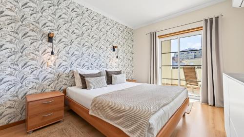 Portimão 1BR with Pool by LovelyStay