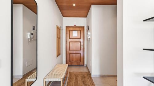 Portimão 1BR with Pool by LovelyStay