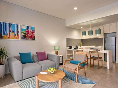 Η κουζίνα ή μικρή κουζίνα στο Novotel Living Saigon South