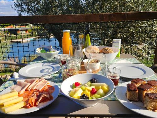 Еда / где поесть недалеко от of country house