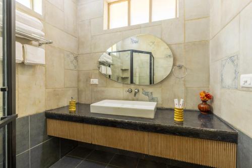 Koupelna v ubytování SaffronStays Emerald Farms