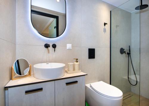 BŌW 2nd Floor Luxury Apt -Heart of Chania Old Town