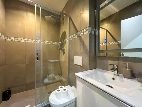 UrbanFlat 204 - Beautiful Studio in the center of Paris