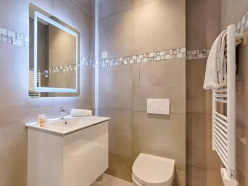 UrbanFlat 203 - Beautiful Studio in the center of Paris