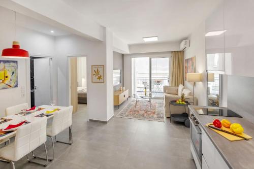 Neos Kosmos Apartment with Access to Acropolis View Rooftop