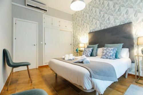 Bright Apt Full of Light Near El Divino Salvador