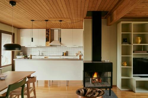 Η κουζίνα ή μικρή κουζίνα στο Archipelago House With Sea View Near Ronneby