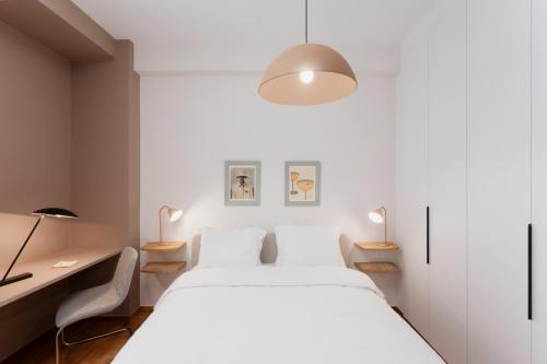Cozy 2BR Apartment Warm, Bright & Steps to Metro