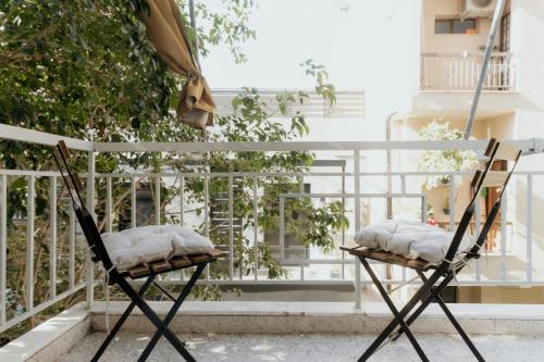 Cozy 2BR Apartment Warm, Bright & Steps to Metro