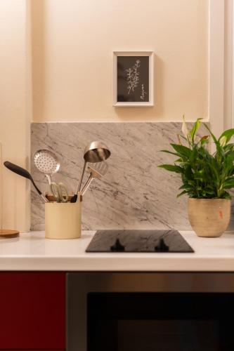 Cozy 1BR Apt near Acropolis & Metro In Koukaki