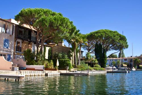 ニースにあるFranse - Niceの木造水