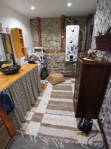 Φωτογραφία από το άλμπουμ του Gîte 6 personnes en pleine nature jacuzzi, sauna, kota σε Laussonne