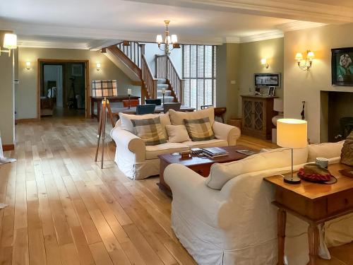 Un lugar para sentarse en Church Barn