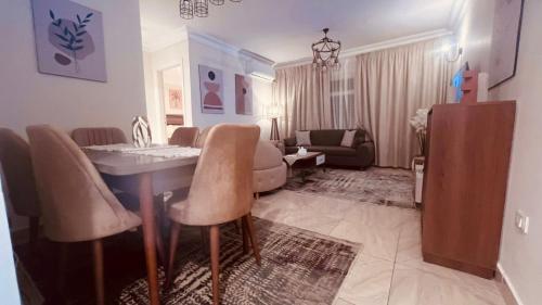 Гостиная зона в Cairo, Madinaty, 2BR, Furnished apartment