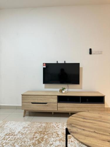 Μια τηλεόραση ή/και κέντρο ψυχαγωγίας στο Sireh Residence