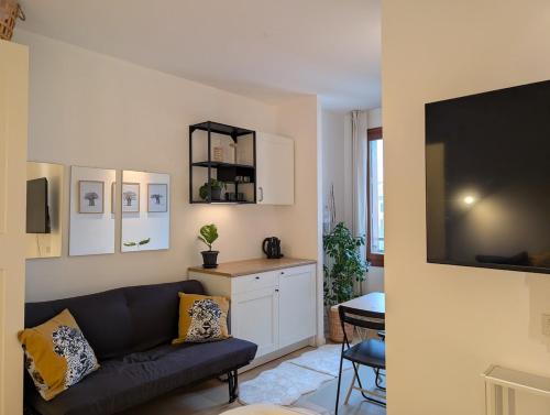 Luxury Suite - Zen Urban Retreat