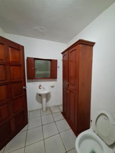 Koupelna v ubytování Noatun House