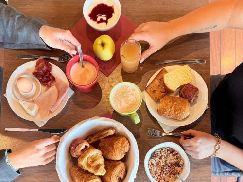 Еда / где поесть недалеко от отеля