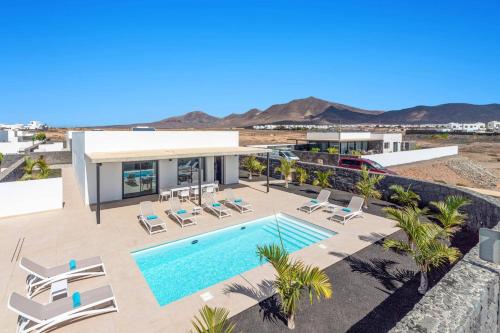 Villa Tigotan by Villa Plus