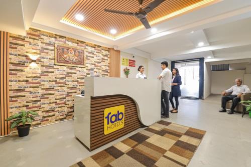 Επισκέπτες που μένουν στο FabHotel Bhavna Palace