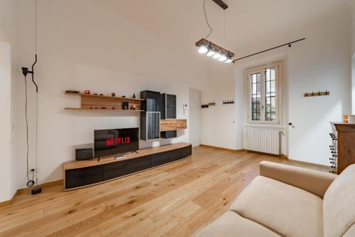 5 walk from Porta Venezia station, with 2 bedrooms