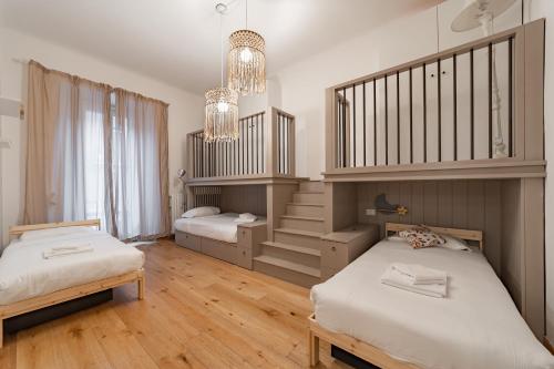 5 walk from Porta Venezia station, with 2 bedrooms
