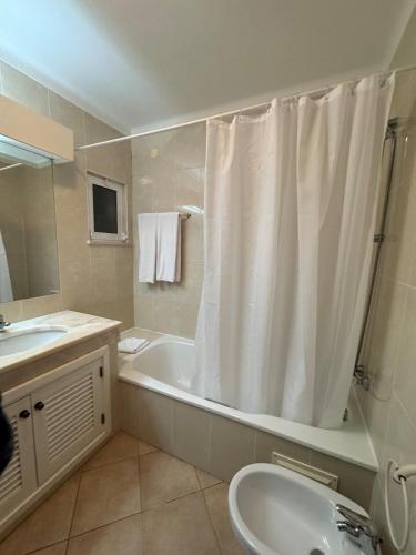 Lovely 3 Bedroom Home in a Resort in Albufeira