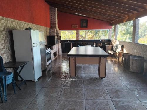Η κουζίνα ή μικρή κουζίνα στο Chácara Amorim