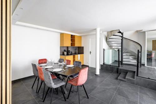 Charming Duplex Apartment with AC near Picpus