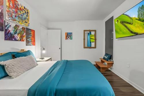 Ένα ή περισσότερα κρεβάτια σε δωμάτιο στο Affordable Cozy&Chic Hotel in Philadelphia