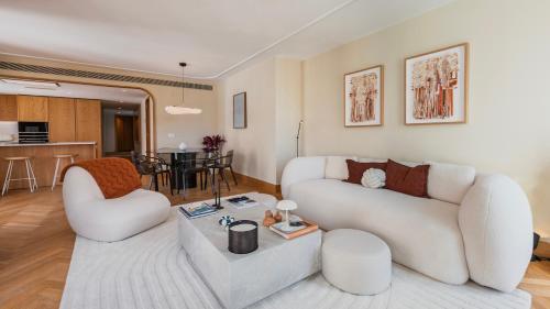Elegant 3BDR Flat with Parking by LovelyStay