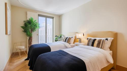 Elegant 3BDR Flat with Parking by LovelyStay